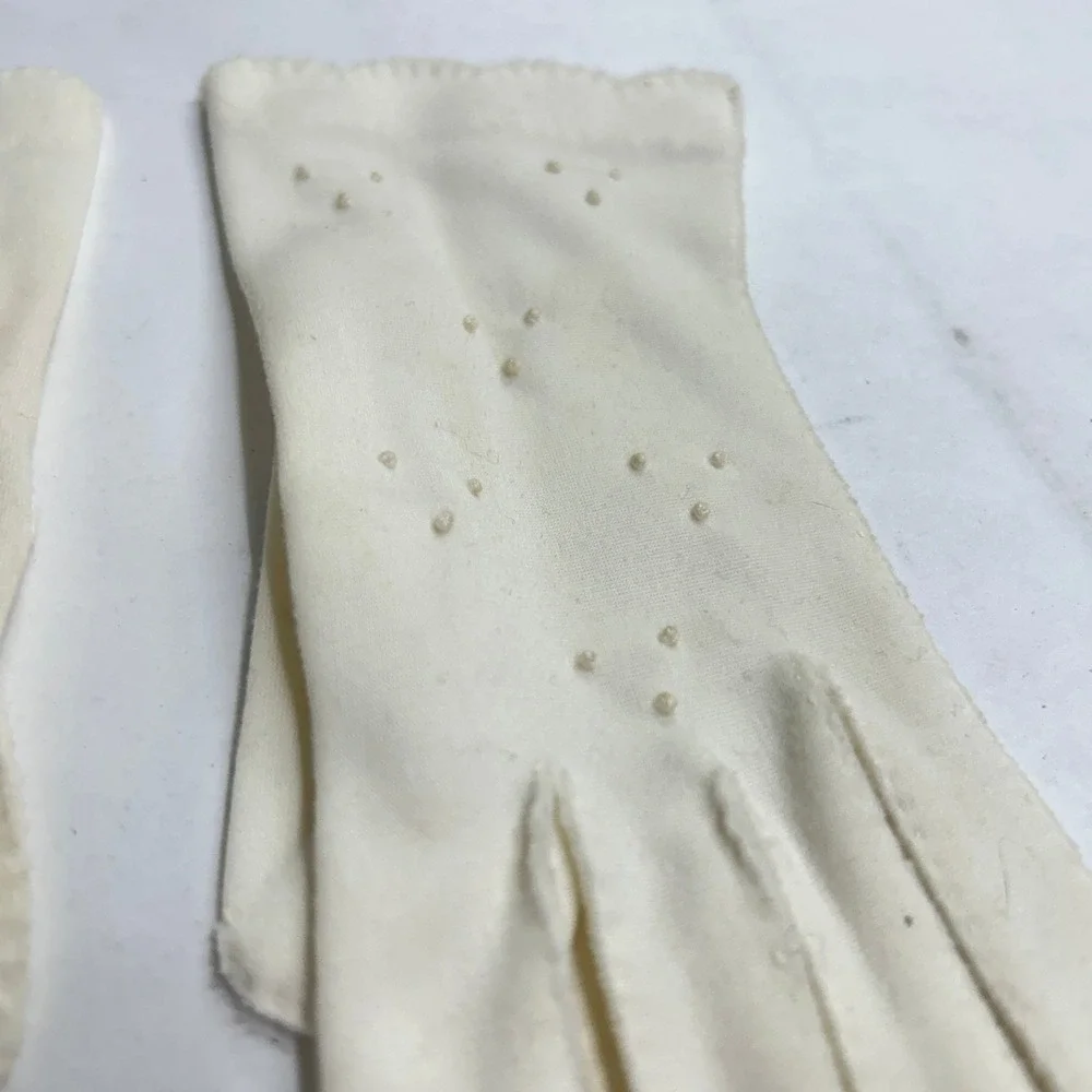 Vintage Beaded Wrist Length Gloves Small Cream Ivory Cottagecore Coquette 50s
